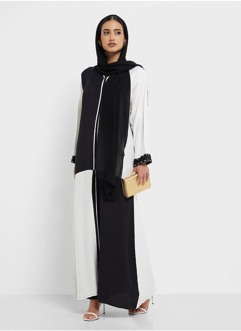 hayas closet Block Detailed Lace Flared Sleeve Abaya  - Image 1