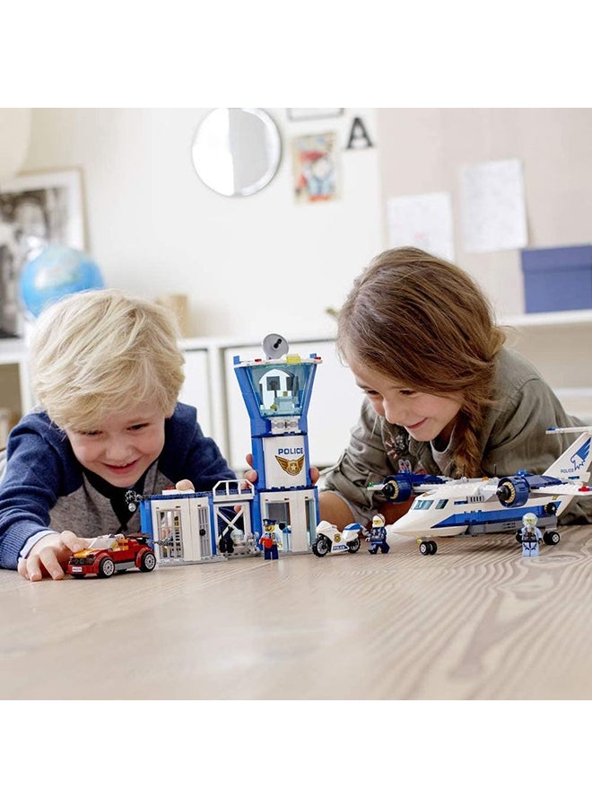 CubicFun LEGO - City Sky Police Air Force Base 529 Pieces - 60210 - Image 2