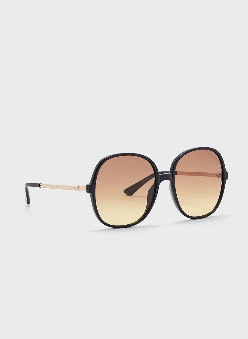 GUESS Oversized Sunglasses