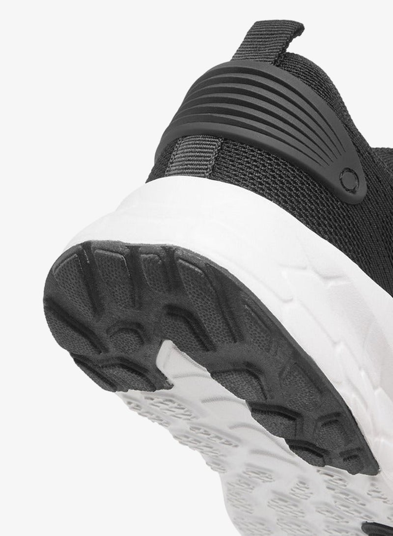 كابا حذاء رياضي للأولاد بتفاصيل شعار وإغلاق بشريط لاصق - Image 5