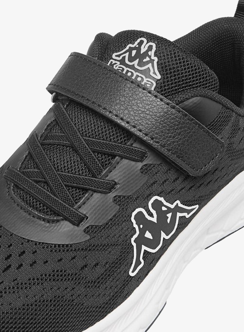 كابا حذاء رياضي للأولاد بتفاصيل شعار وإغلاق بشريط لاصق - Image 4