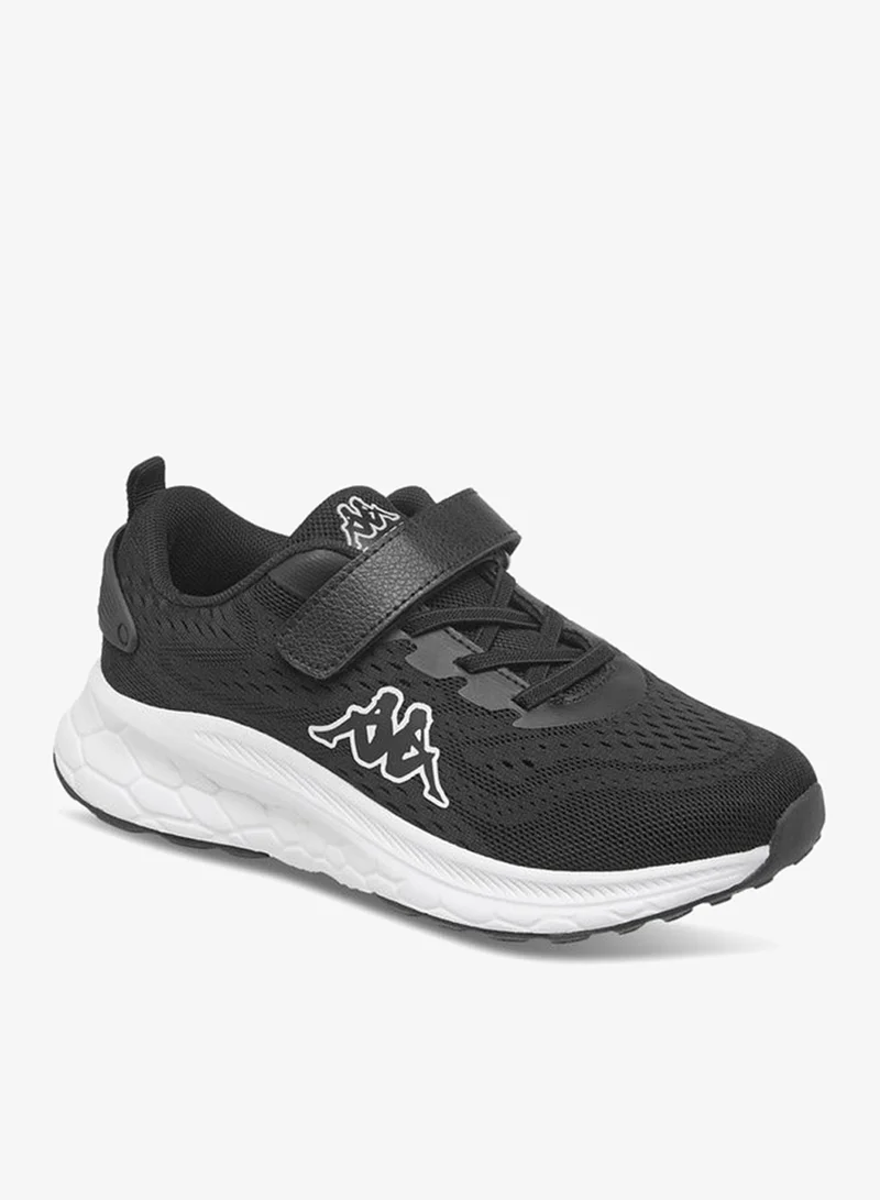 كابا حذاء رياضي للأولاد بتفاصيل شعار وإغلاق بشريط لاصق