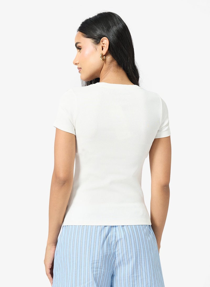GUESS Crew Neck Short Sleeve T-Shirt - Image 3