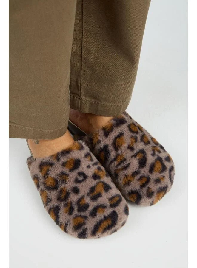 Manijero  Leda Women's Plush Plain Violet Leopard Slippers. for Women | Best Price UAE