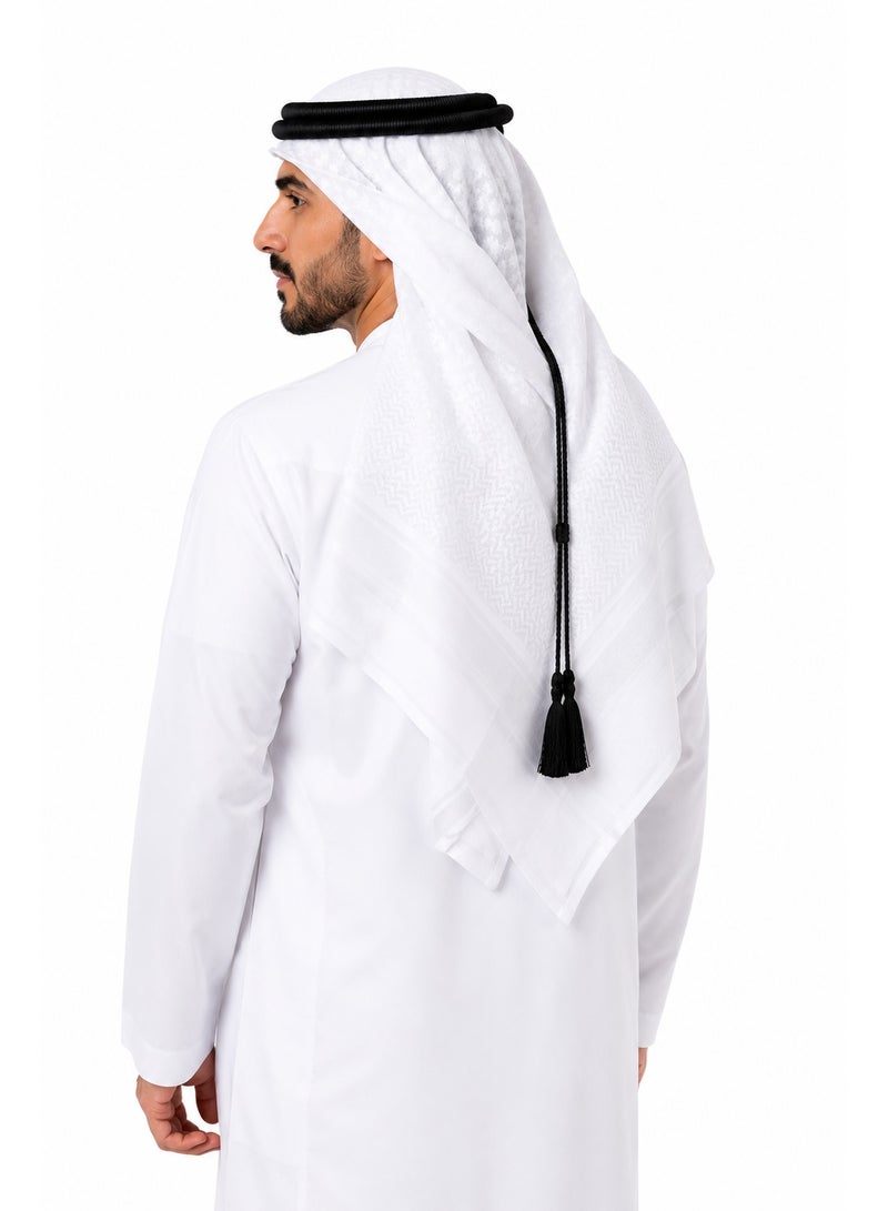 راحمة كوليكشنز طقم غطاء رأس رجالي عربي أصيل من رحمة - ثوب على الطراز الإماراتي/السعودية، وكندورة كلاسيكية، وشماغ/ غترة 138×138 سم، وعقال/ حلقة سوداء، وقلنسوة، طقم تقليدي من 3 قطع - Image 3