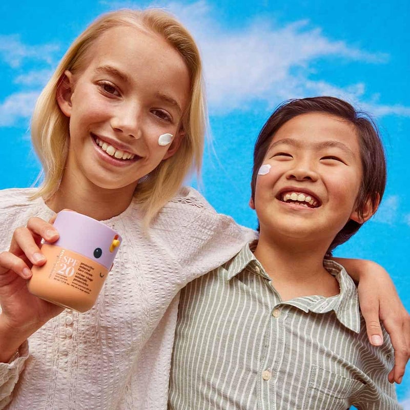 Evereden كريم وجه إيفيريدن للأطفال، 1.7 أونصة | خالي من العطور وكريم وجه للأطفال مع SPF 20 | مرطب وجه للأطفال نظيف وغير سام | عناية بالبشرة متعددة الفيتامينات للأطفال | مؤهل لـ FSA - Image 4