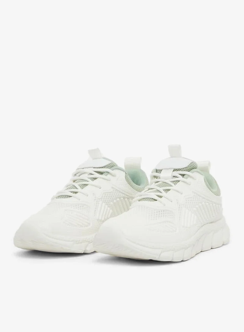 ستايلي سنيكرز برباط بنعل سميك