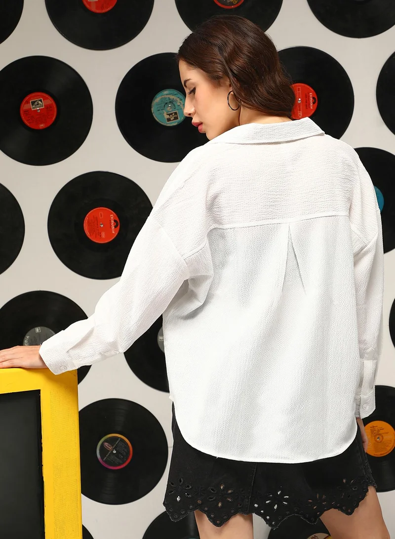 Campus Sutra Campus Sutra Women's Daisy White Wrinkled Oversized Shirt For Casual Wear | Spread Collar | Long Sleeves | Button Closure | Oversized Shirt Crafted With Comfort Fit For Everyday Wear