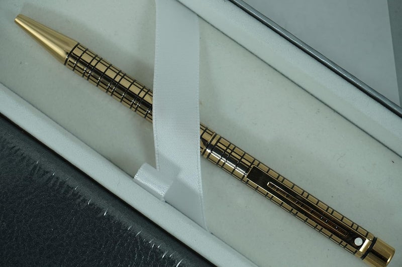 SHEAFFER قلم حبر جاف شيفر كروس نادر مصنوع في الولايات المتحدة الأمريكية بتصميم تارجا ميديسي الماسي مع برميل من الذهب عيار 22 قيراط ومفكرة متطابقة - Image 5