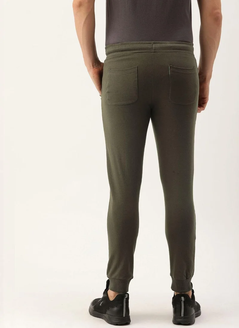 The Indian Garage Co Men Slim Fit Solid Mid-Rise Stretchable Knitted Jogger Trousers