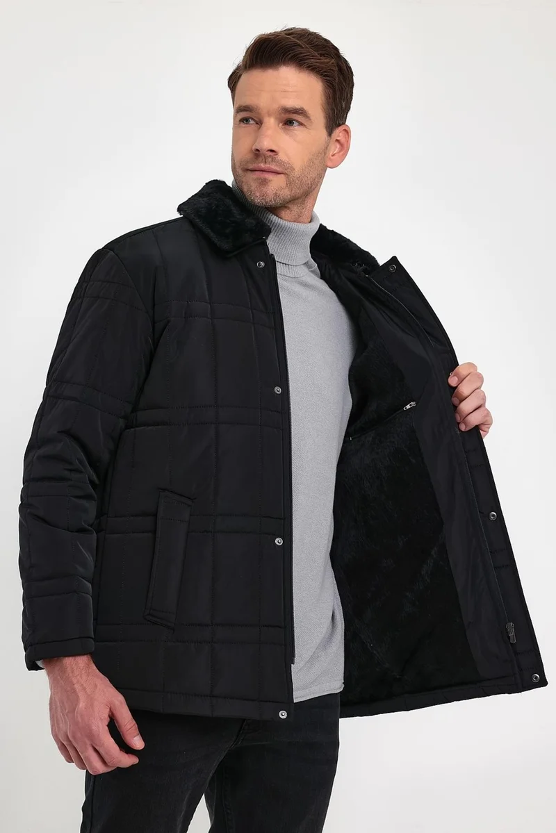 Sivaist Men's Black Standard Fit Normal Cut Furry Detachable Collar Snap Detail Zippered Furry Winter Coat