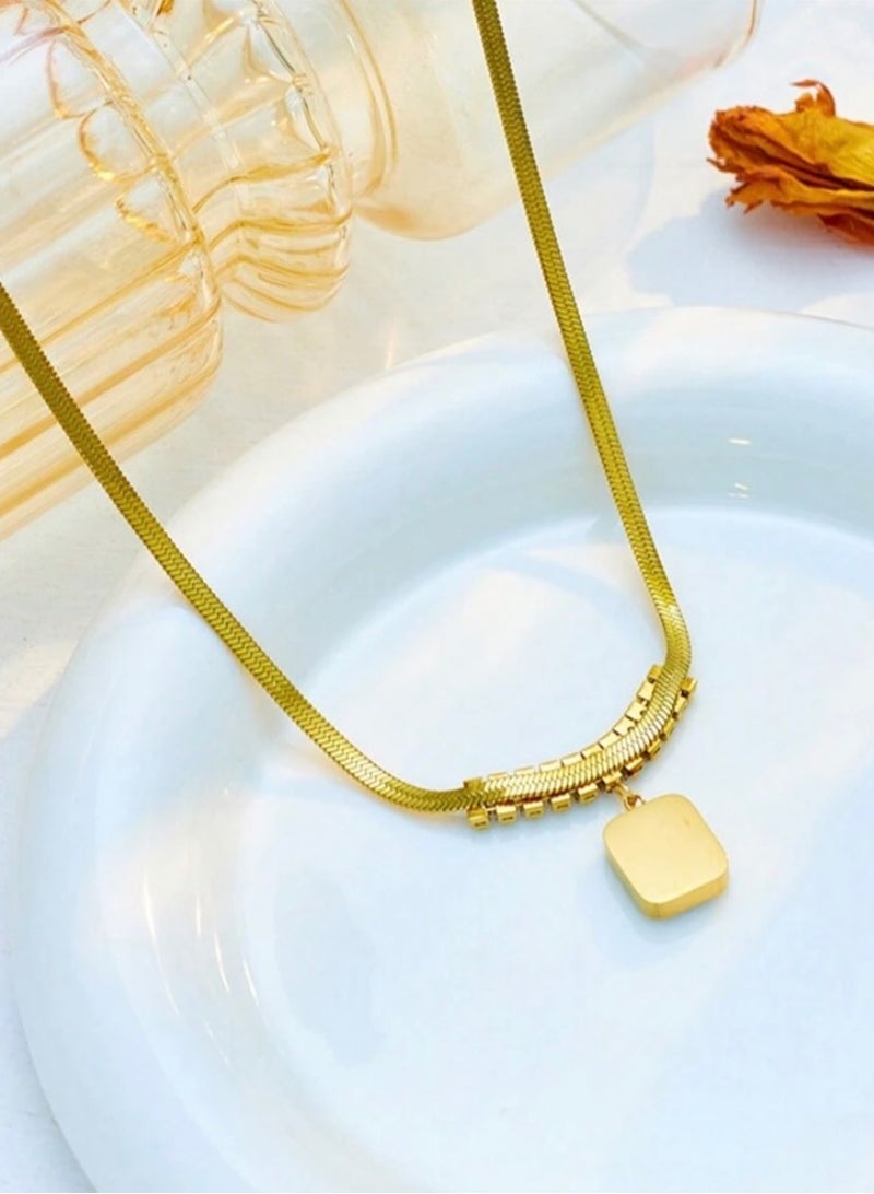 إيكوال سلسال نسائي أنيق من الاستانلس ستيل مطلي باللون الذهبي - Image 2