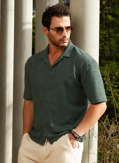 Campus Sutra Campus Sutra Men's Emerald Green Tactile-Resort Oversized Shirt For Casual Wear | Cuban Collar | Short Regular Sleeves | Button Closure | Oversized Shirt Crafted With Comfort Fit For Everyday Wear