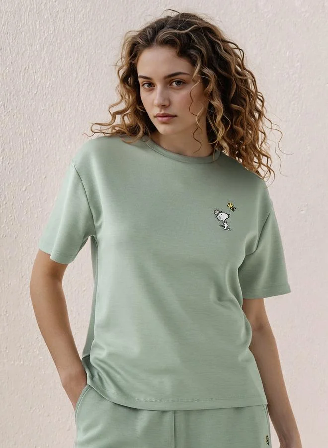SP Characters Snoopy Embroidered T-shirt with Crew Neck and Short Sleeves