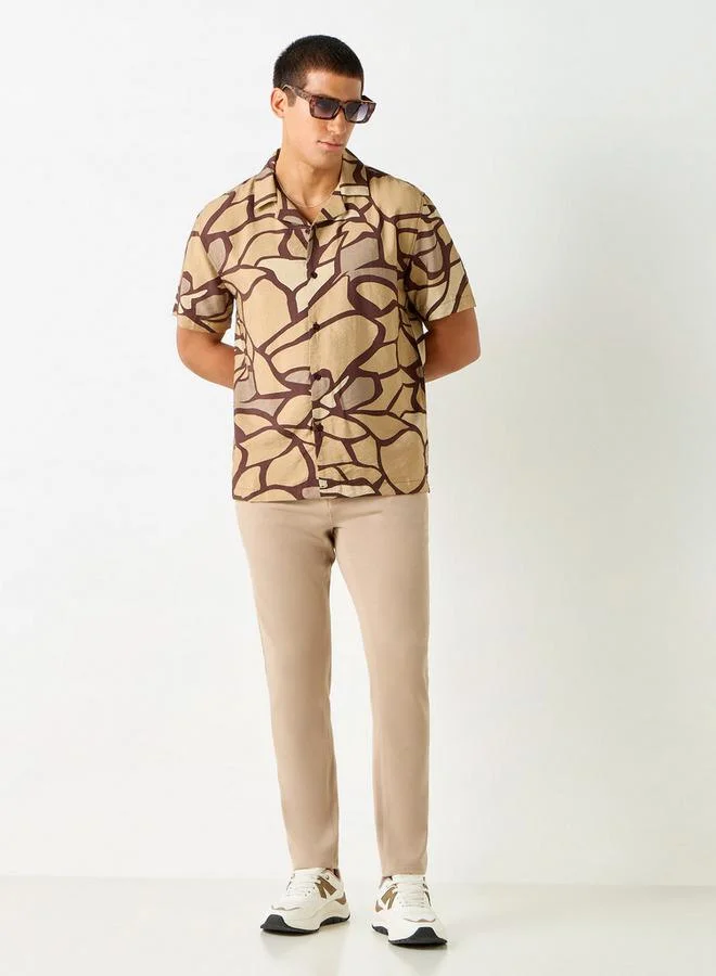 سبلاش فيڤ قميص مطبوع بقصة عادية بياقة قميص بأكمام قصيرة