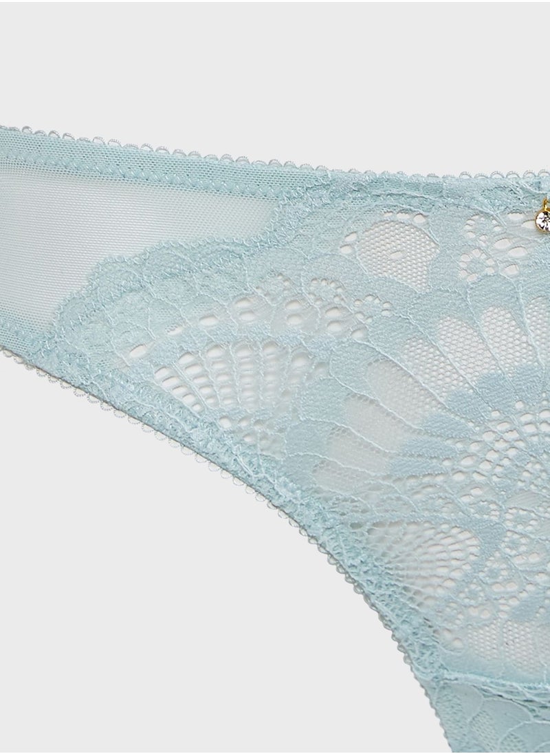 NEW LOOK - Serena Scallop Lace Brazilian Brief - Image 1