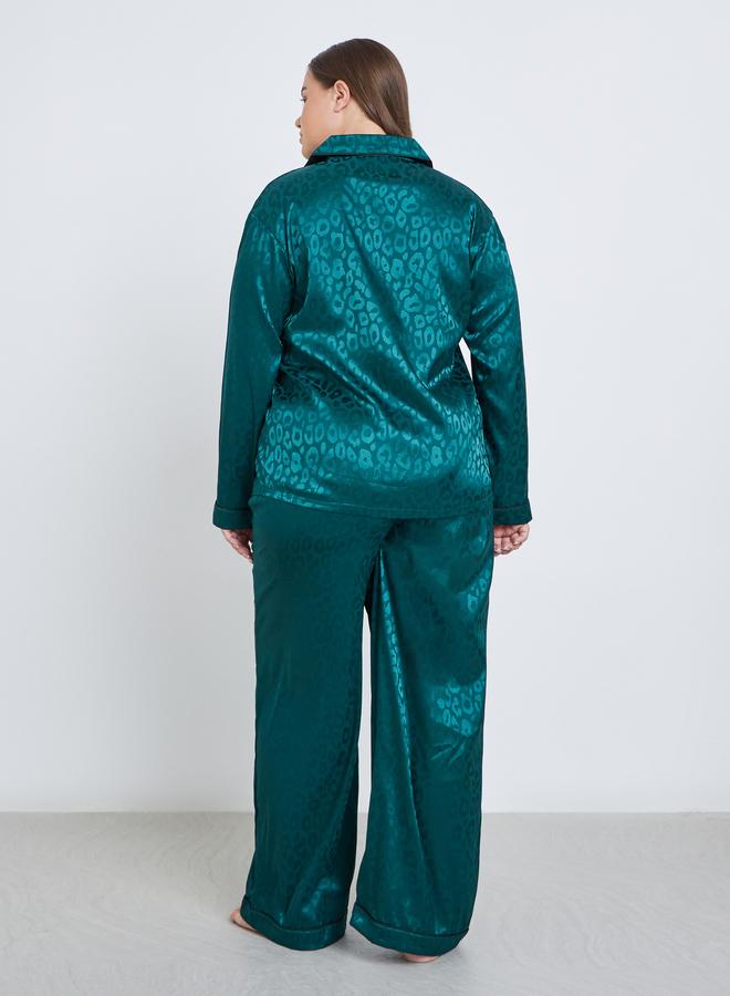 ستايلي طقم من بنطال بيجاما وبلوزة ساتان بمقاس كبير - Image 4