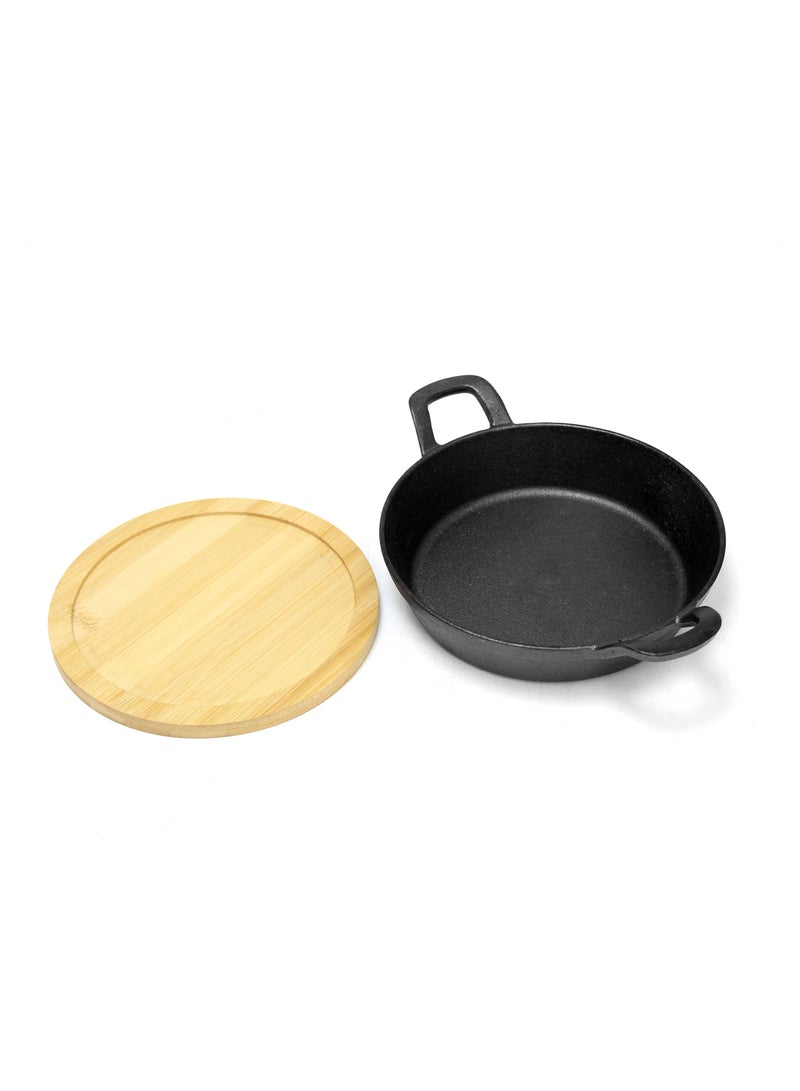 BLACKSTONE Cast Iron Mini Round Skillet with Wooden Sizzler Plate 18cm - Image 4
