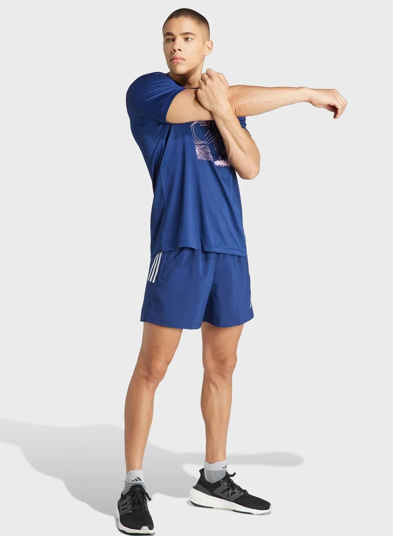 adidas شورت مزين بشعار العلامة التجارية
