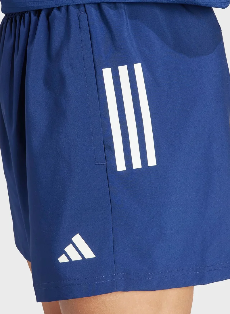 adidas شورت مزين بشعار العلامة التجارية