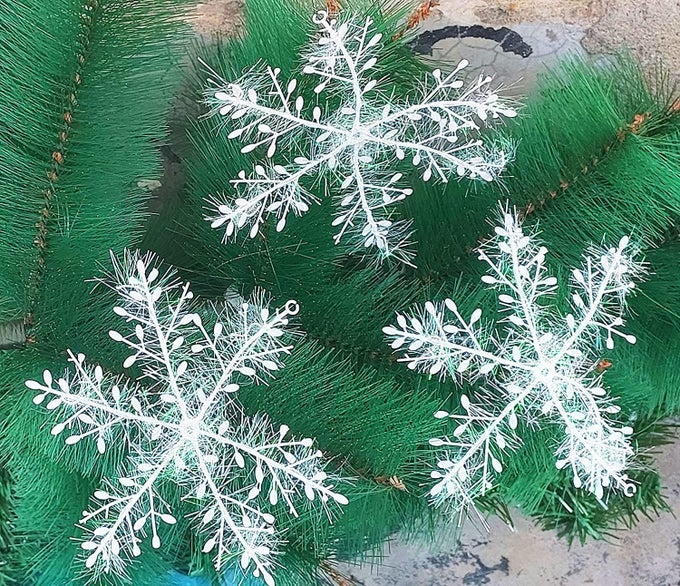 6 PCS SNOWFLAKES CHRISTMAS XMAS TREE HANGING ORNAMENTS XMAS CHRISTMAS DECORATION ITEM CHRISTMAS ORNAMENTS