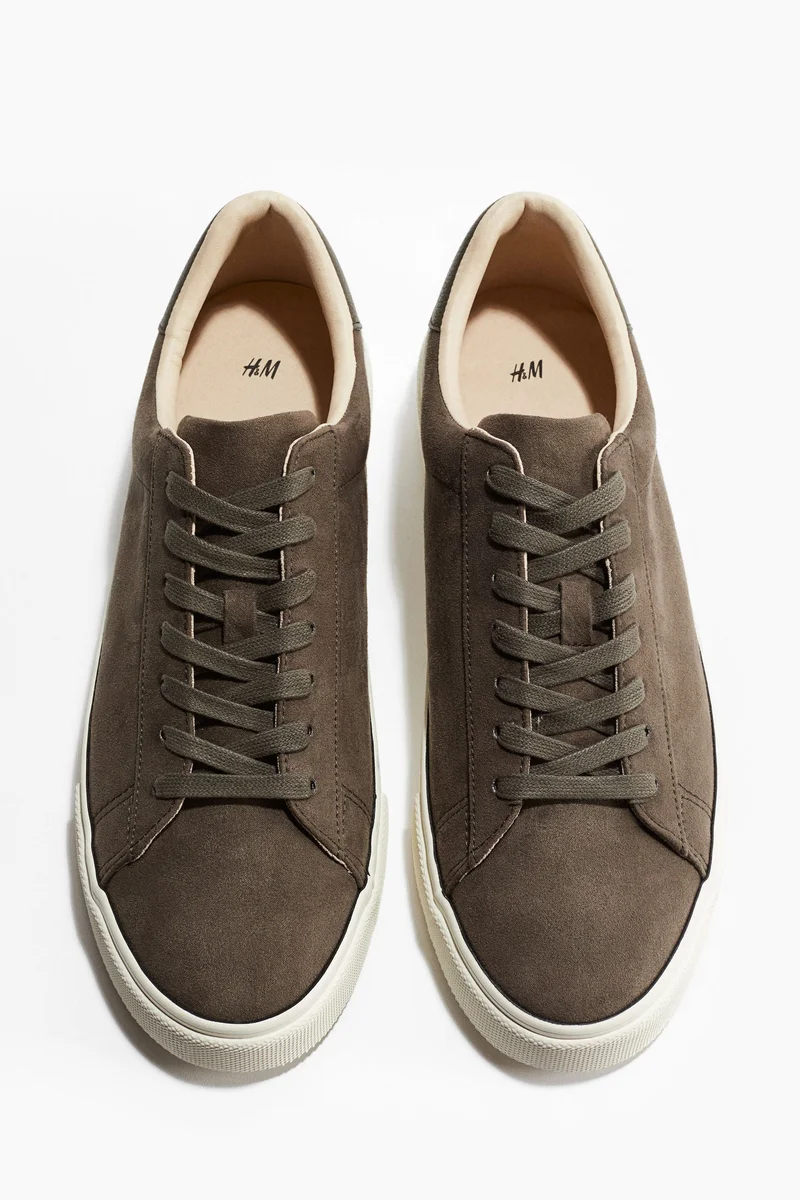 اتش اند ام حذاء رياضي