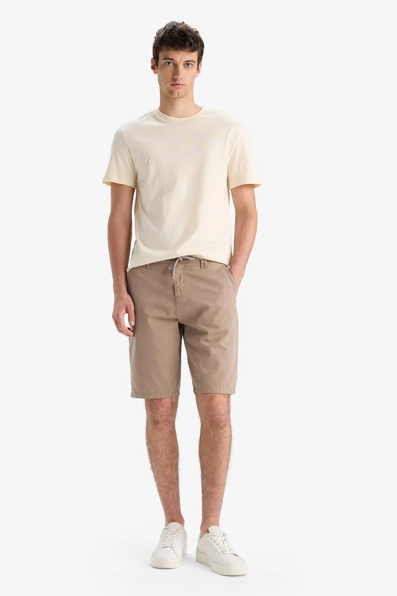 ديفاكتو Regular Fit Straight Leg Gabardine Bermuda Shorts