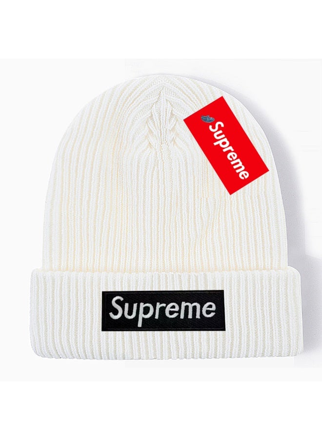 SUPREME قبعة بوني من نسيج مضلع بشعار سوبريم (أبيض كريمي)