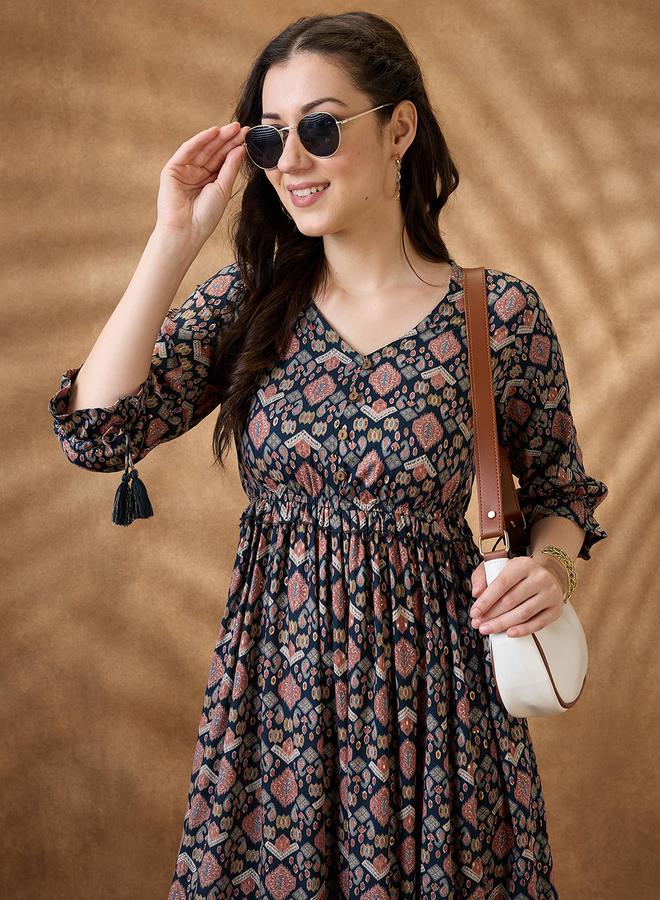 جلو باص فستان ميدي بتفاصيل كشكش - Image 5