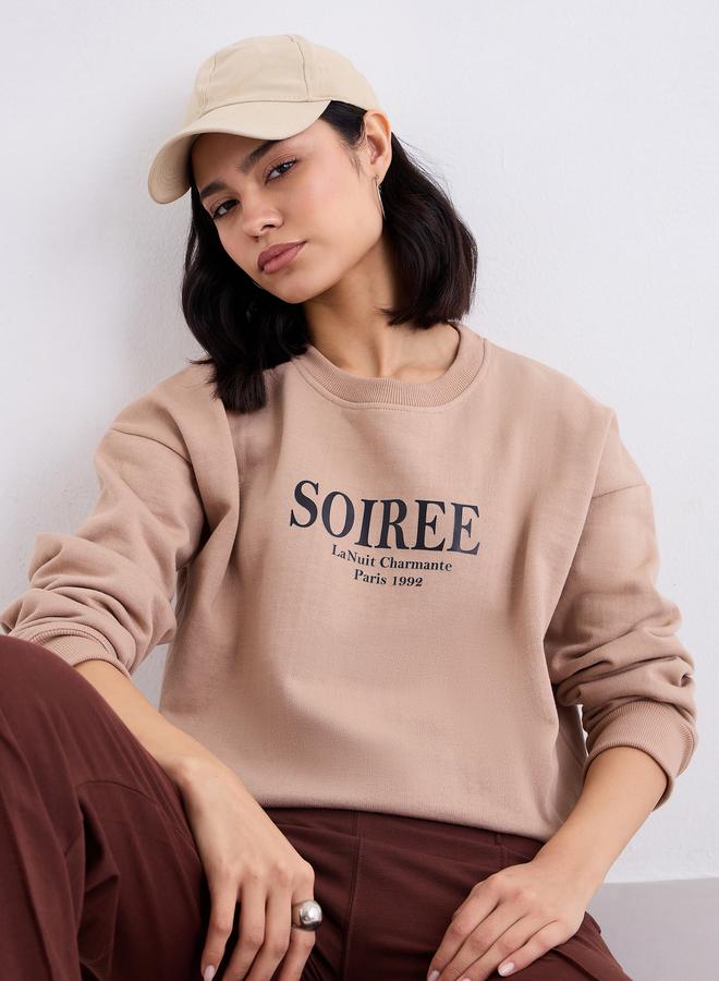 Styli Women Tan Oversized Slogan Print Sweatshirt - Image 3