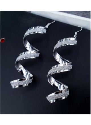 Dangle earrings with a distinctive and elegant design - pzsku/Z1998A32E9D5AA774891DZ/45/_/1709378583/95efba3c-63d6-415d-93af-55b8757c5af1