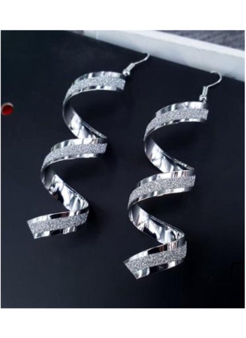 Dangle earrings with a distinctive and elegant design