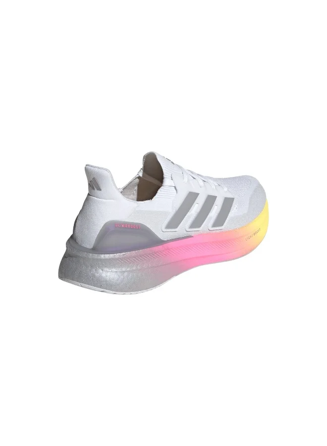 adidas ألترا بوست 5 أحذية جري بيضاء للرجال