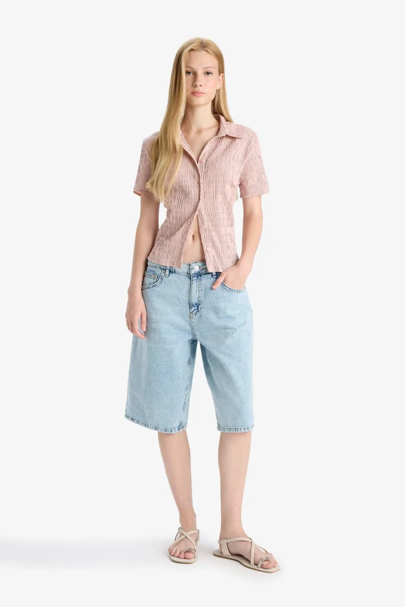 ديفاكتو Fitted Textured Short Sleeve Shirt