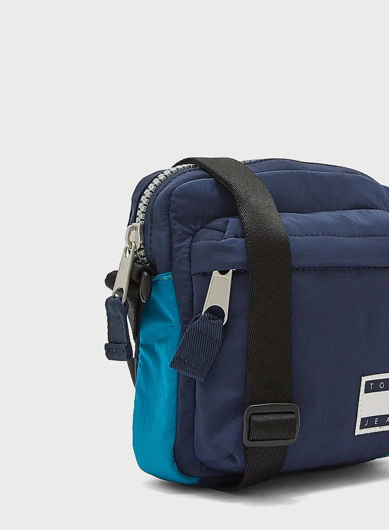 TOMMY JEANS Narrow Strap Messenger Bag