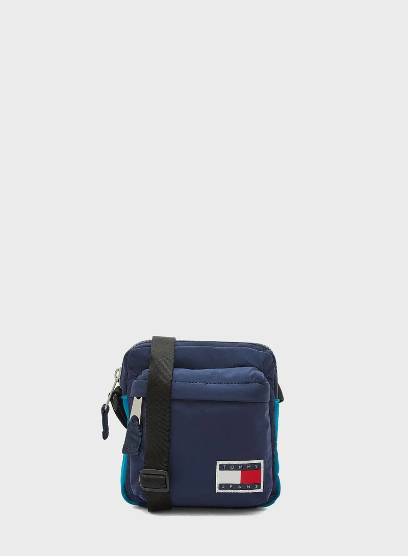 TOMMY JEANS Narrow Strap Messenger Bag