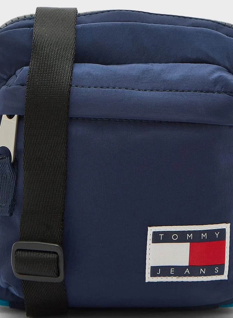 TOMMY JEANS Narrow Strap Messenger Bag