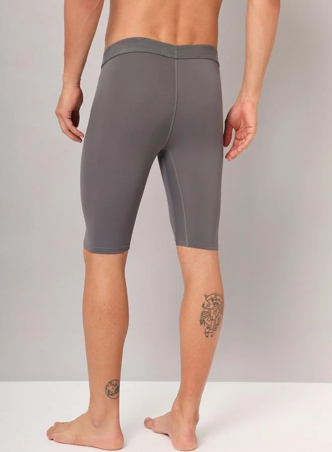 تكنوسبورت بنطال ضيق رياضي سادة بقصة سليم فت