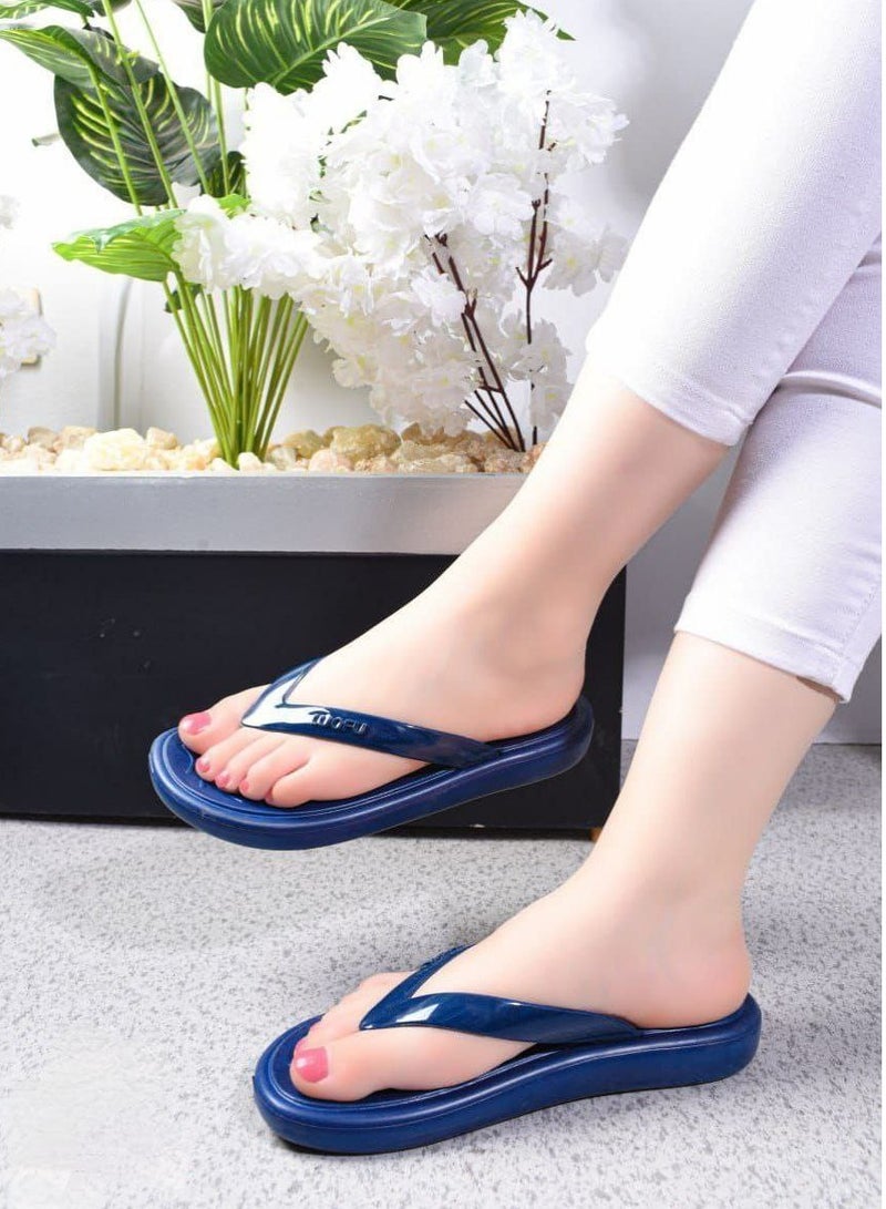 سليبر نسائي مطاط بصباع طبي لون أزرق  - Image 2
