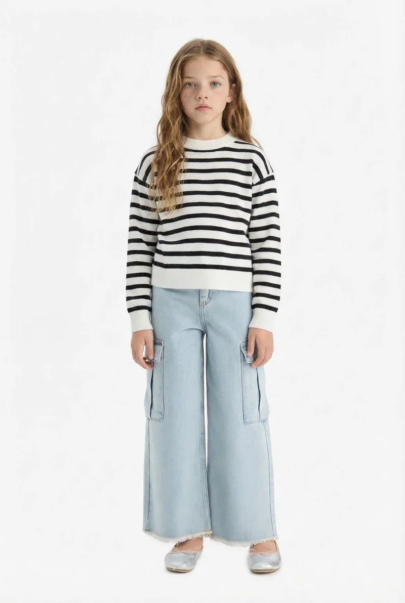 ديفاكتو Girl Standard Fit Crew Neck Pullover