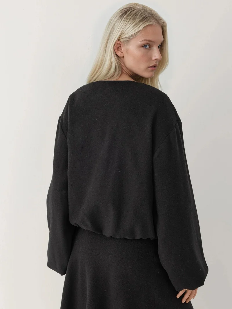 زوبعة جاكيت بومبر كبير الحجم بسحاب كامل وملمس مميز