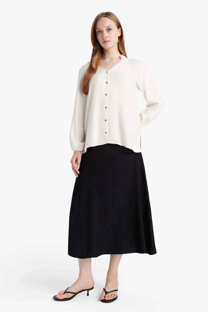 ديفاكتو A Cut Skirt