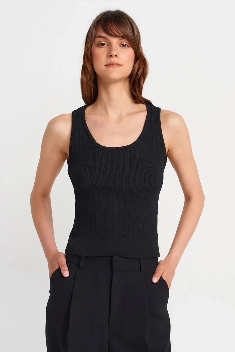 DILVIN Ribbed Sleeveless Slim-fit Blouse