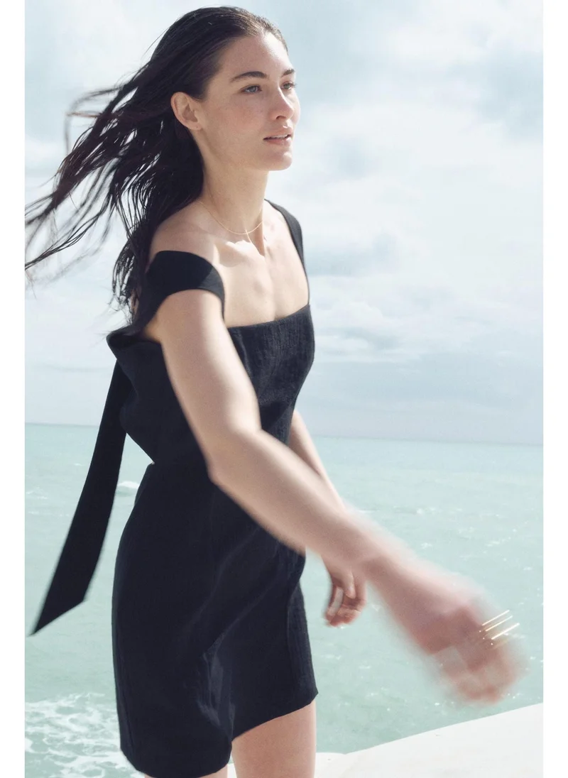 H&M Bow-back dress