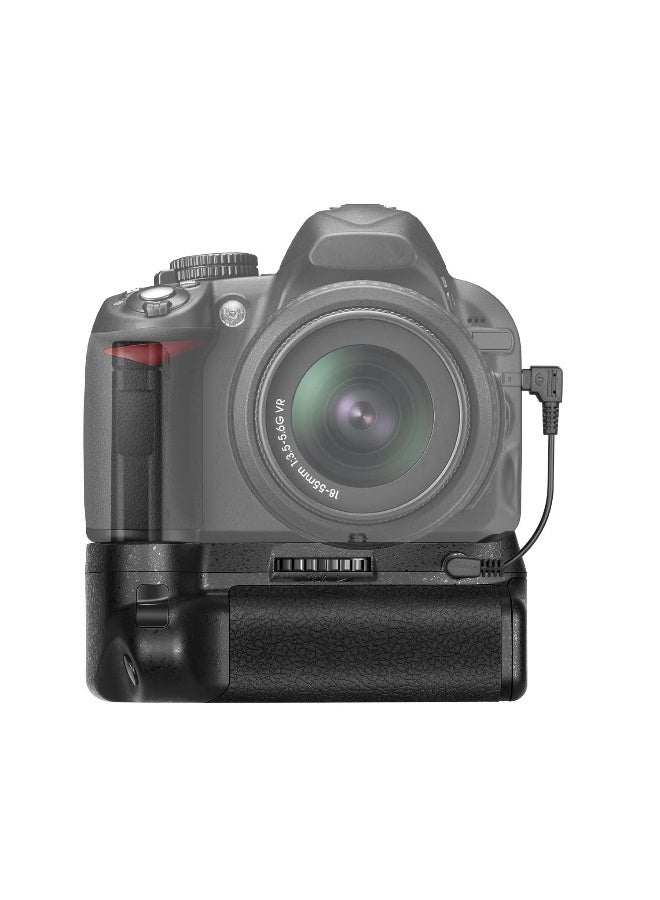 نيوير قبضة بطارية NEEWER لكاميرات نيكون D3100 / D3200 / D3300 / D5300 – زر غالق عمودي، تعمل ببطاريتين EN-EL14، مع كابل إشارات – مقبض بطارية للكاميرا - Image 1
