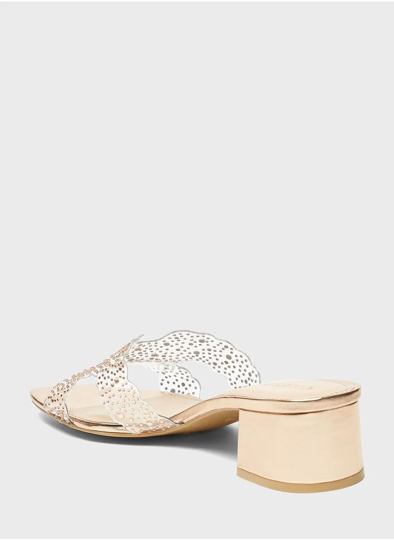 سيليست Block Heel Sandals