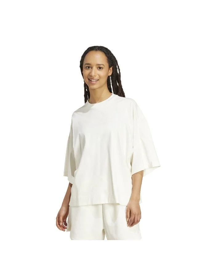 اديداس تيشيرت أبيض بأكمام قصيرة للنساء