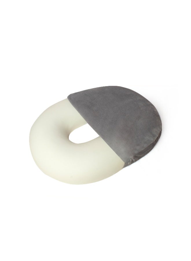 ارينا مسند دائري للبواسير مقاس 48x38x6.5 سم مصمم لتوفير الراحة والدعم للأشخاص الذين يعانون من مشاكل البواسير، مع تصميم مريح وداعم يساعد في تخفيف الضغط والألم. - Image 1