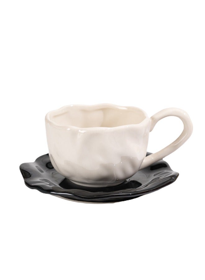 كوب قهوة سيراميك مع صينية شاي، شكل بتلات فريد للمنزل والمكتب، كوب أبيض على طبق أسود، 8 أونصة - Image 1