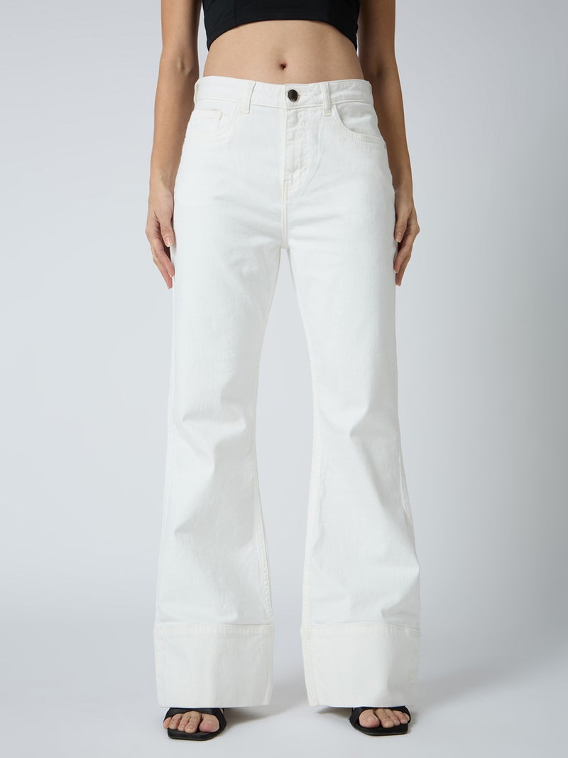 globus Globus Women Cotton Stretch Solid Mid-Rise Wide Bottom Hem Bootcut Jeans  - Image 2